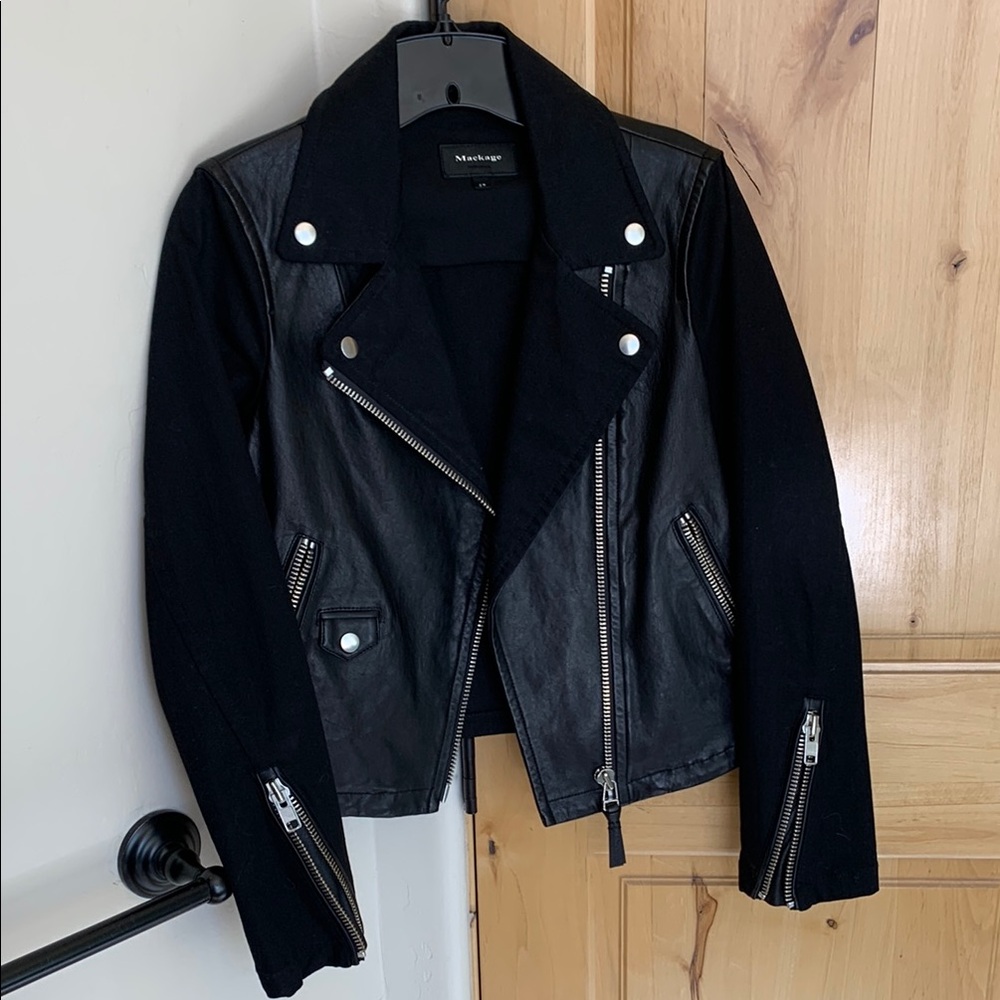 Mackage Black Leather Biker Cropped Moto Jacket Asymmetrical Zipper size Small